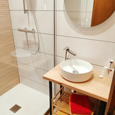 La Roche Du Croue B&B 오수아